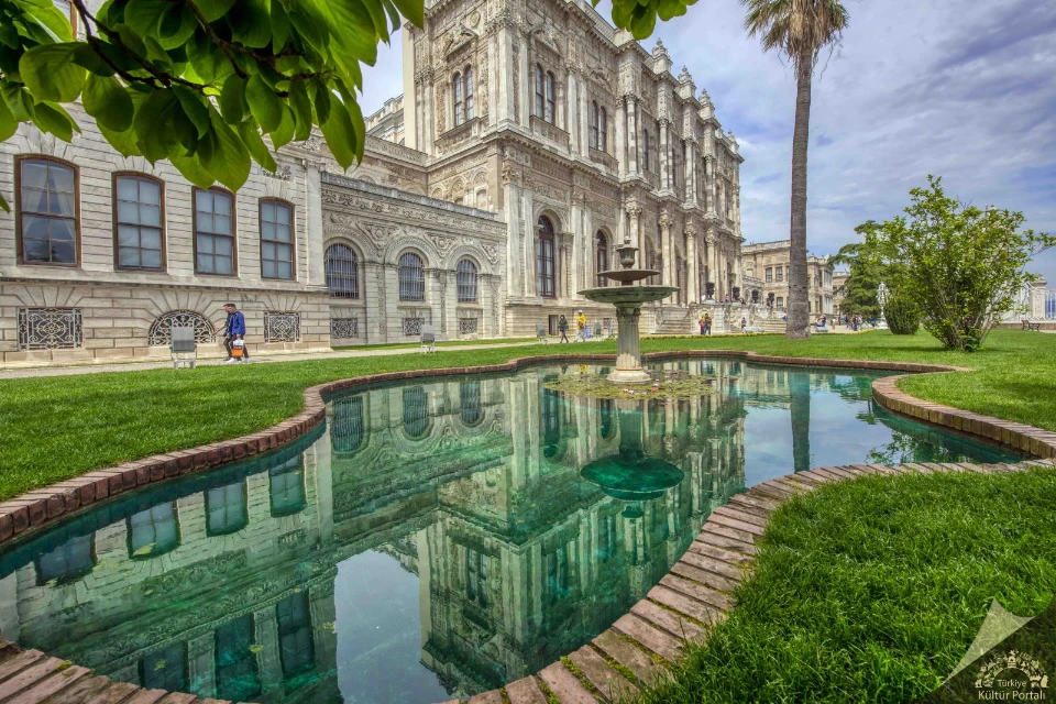 dolmabahçe sarayı